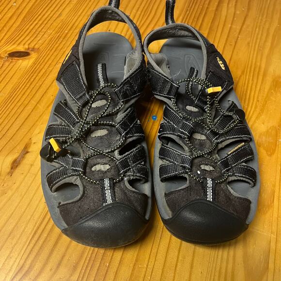 Keen Water Friendly Outdoor Hiking Sandals Men’s Size 8.5 Black - Picture 2 of 12